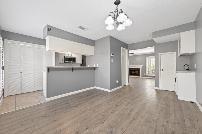 Building Photo - 6700 Richardson Rd