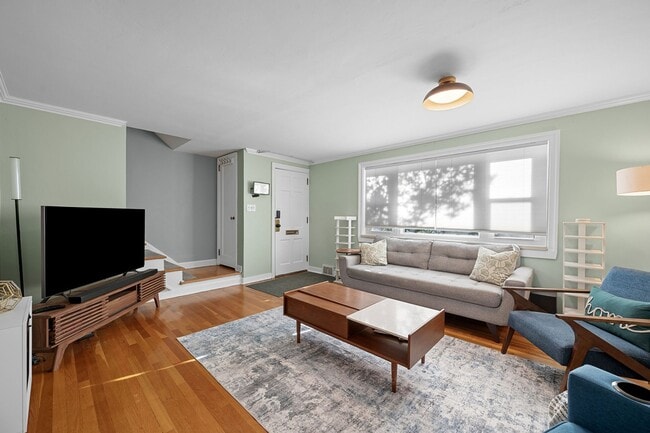 Building Photo - Furnished Rental in Shadyside