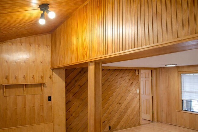 Building Photo - 11529 Main St