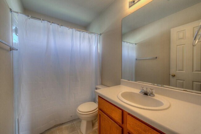 Building Photo - 1610 Vera Way