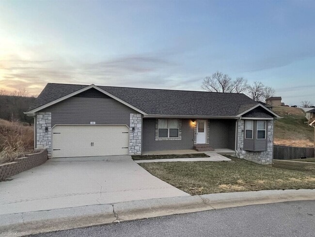 Primary Photo - 4 Bedroom 3 Bath 2 Stall Garage in Waynesville - Available with 30 day notice