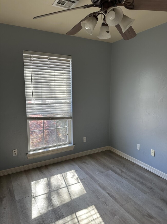 Building Photo - 4616 Alpine Pl