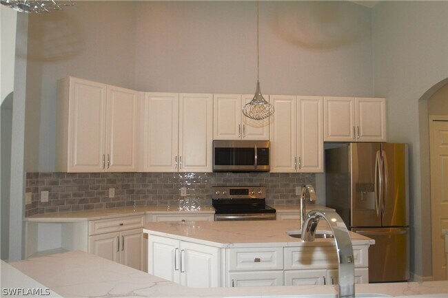 Building Photo - 3129 SW 26th Pl