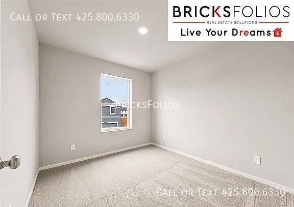 Building Photo - 14941 Wallace Ave E