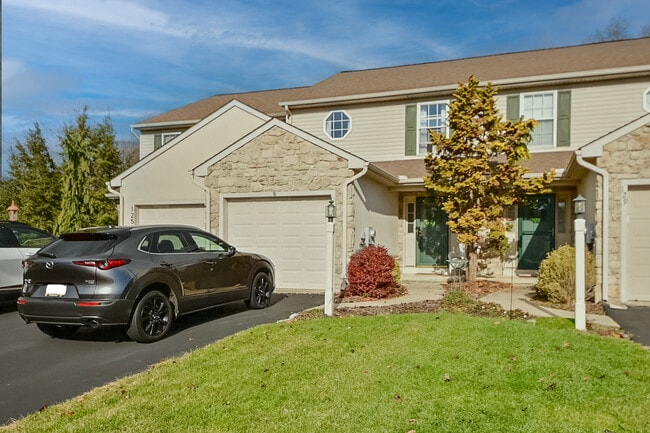 Building Photo - 127 Moorland Ct