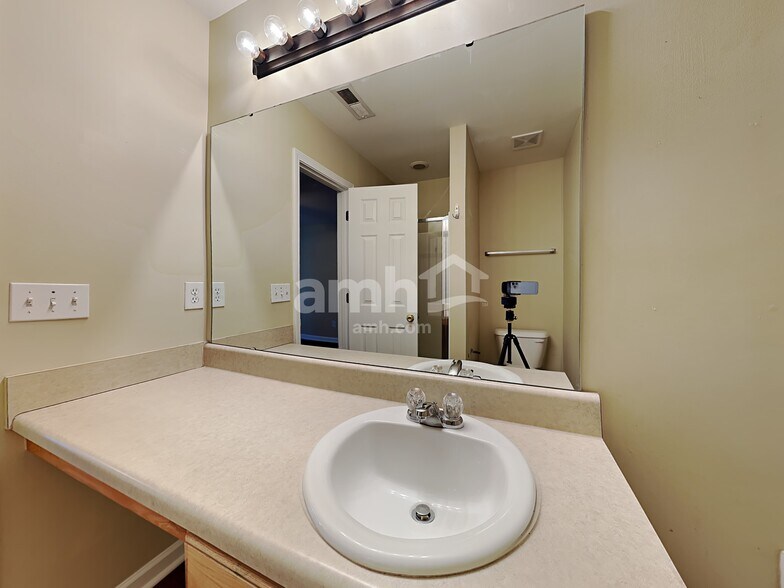 Building Photo - 412 Peach Grove Pl