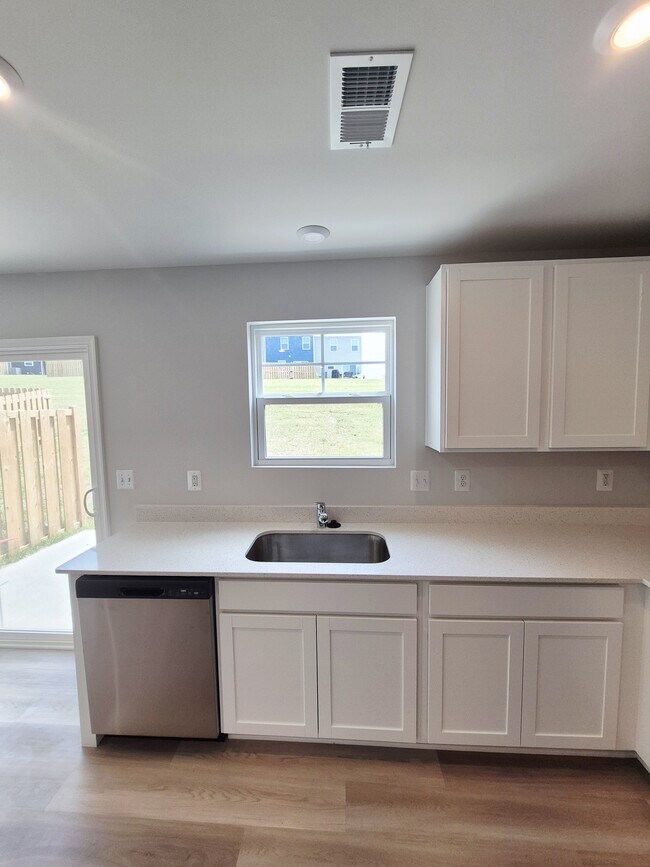 Building Photo - 50 Grayson Village Dr