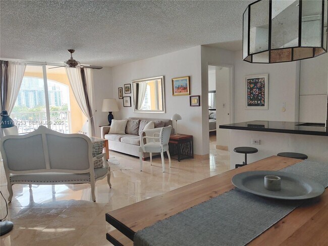 Building Photo - 19877 E Country Club Dr