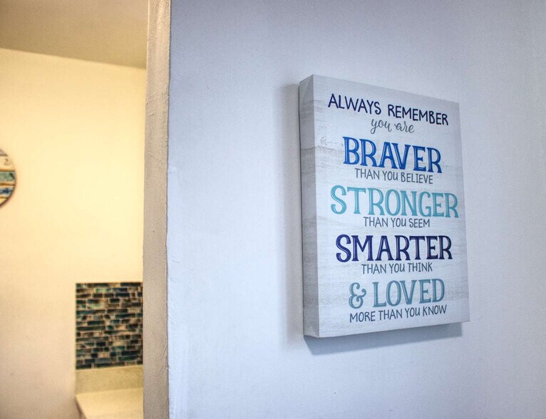 Building Photo - 329 Madison St