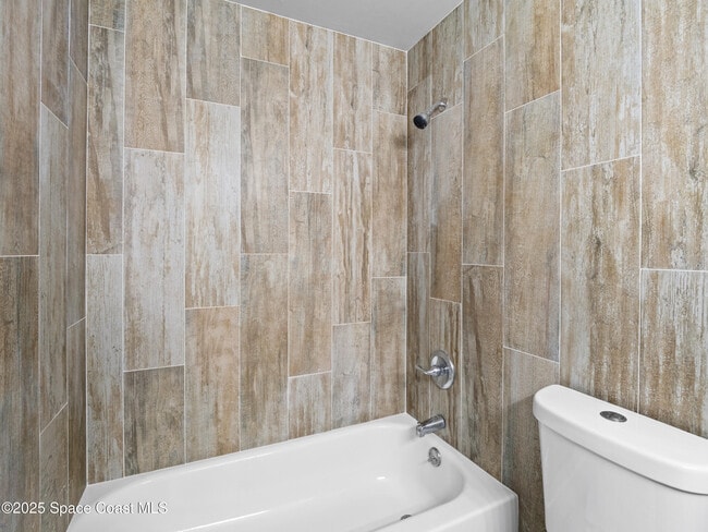 Building Photo - 905 Lisa Dr