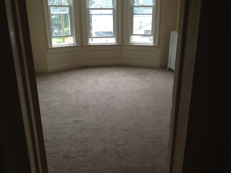 Bedroom - 1211 Marion St