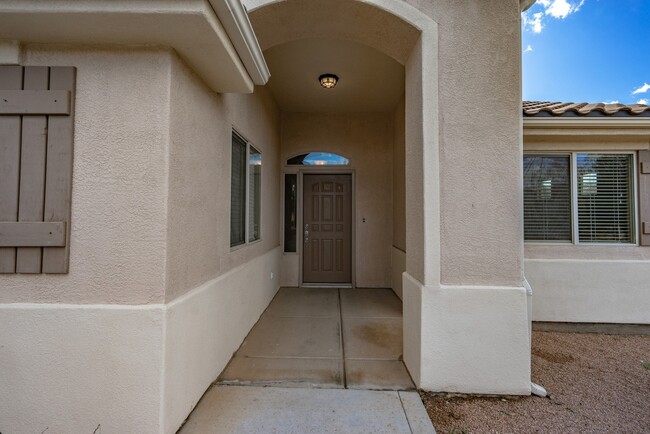 Building Photo - Dog Friendly 3 Bedroom Home In Painted Desert
