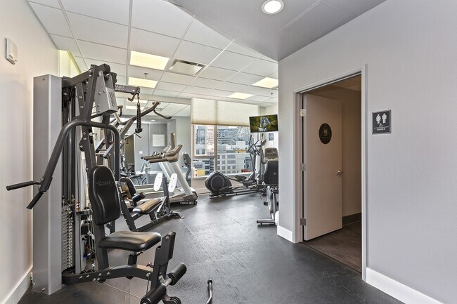 Building Photo - 427 9th Ave