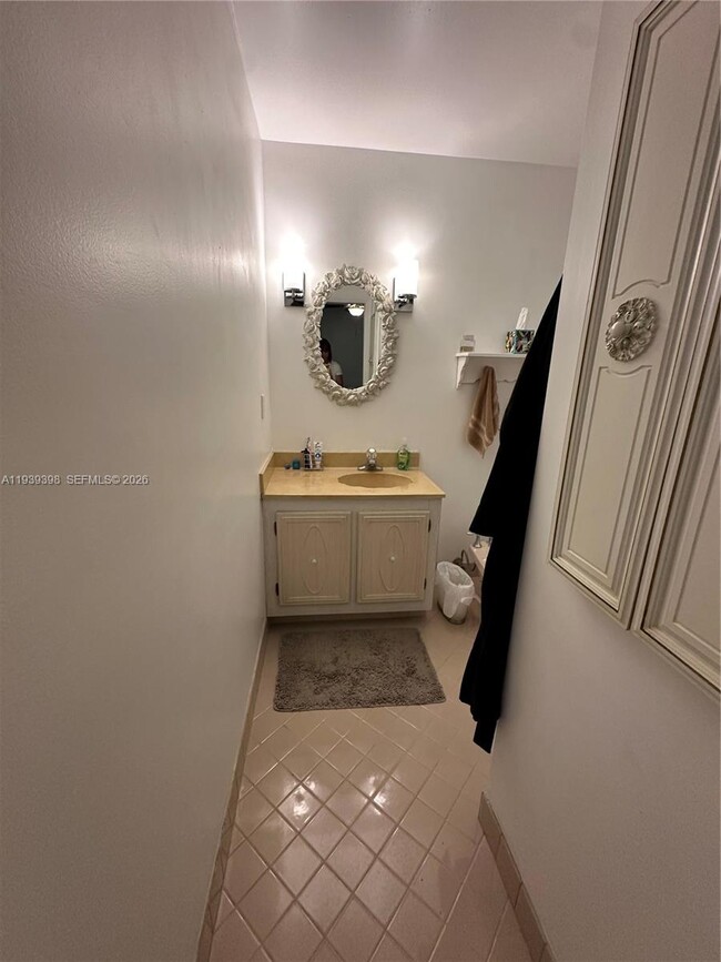 Building Photo - 120 Pocatella St