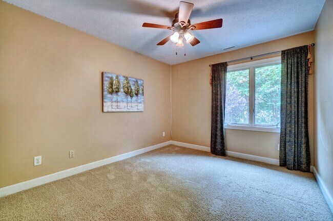 Building Photo - 1700 Jermyn Ln