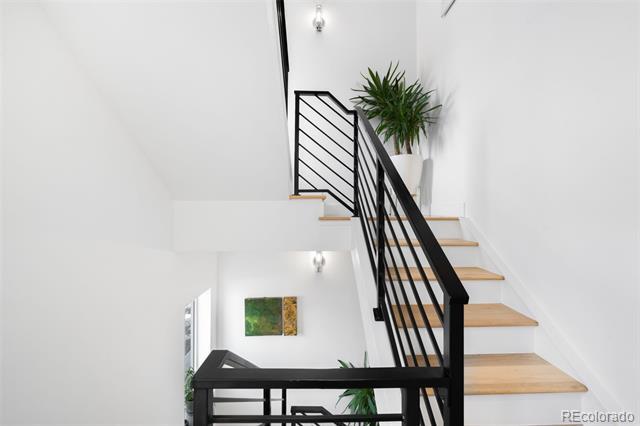 Building Photo - 3830 W 13th Ave