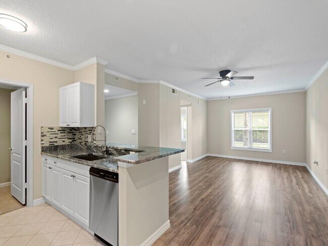 Building Photo - 5095 Fairways Cir