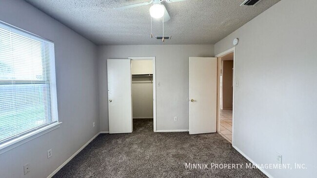 Building Photo - 2411 93rd Pl
