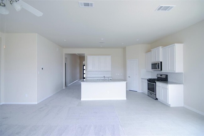 Building Photo - 30111 Twisting Springs Dr