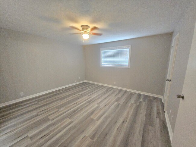 Building Photo - 8101 Amelia Rd