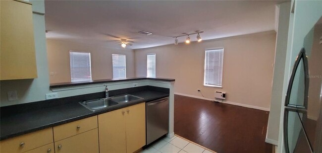 Building Photo - 735 Siena Palm Dr