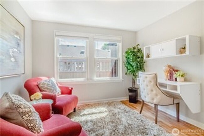 Building Photo - 5Bd/2Ba Seattle Home