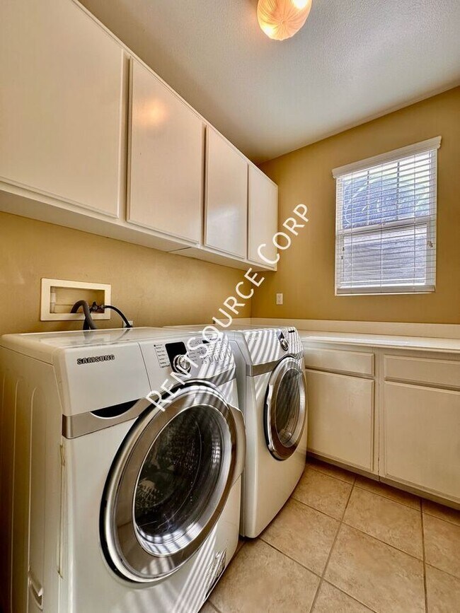 Building Photo - 24162 Willowbrooke Ct