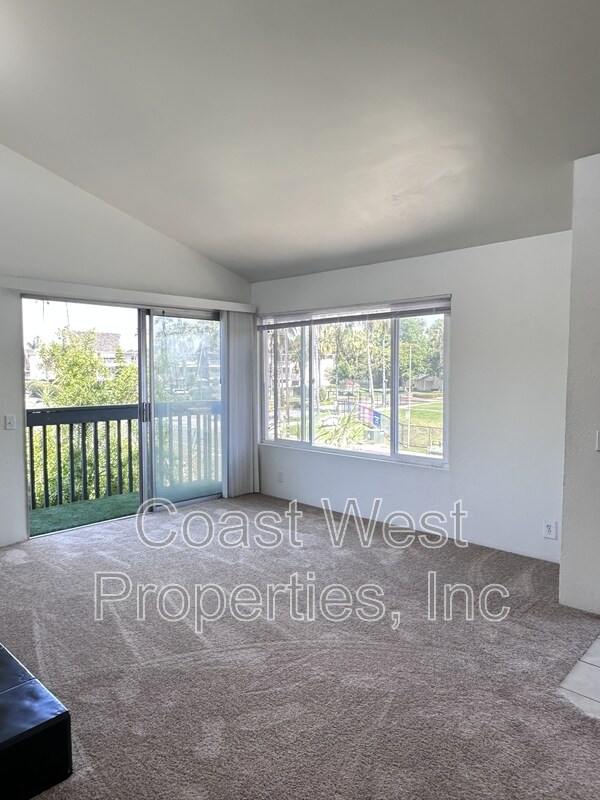 Building Photo - 4377 W Point Loma Blvd