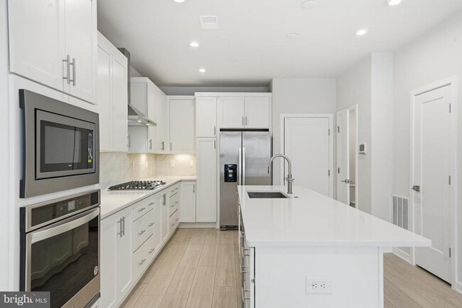 Building Photo - 7488 Backett Wood Ter