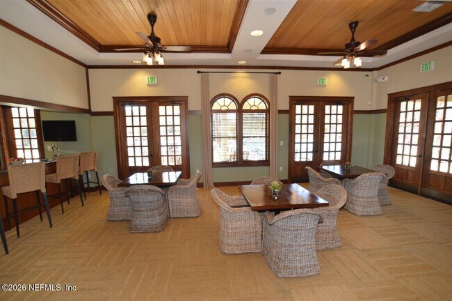 Building Photo - 180 Thornloe Dr