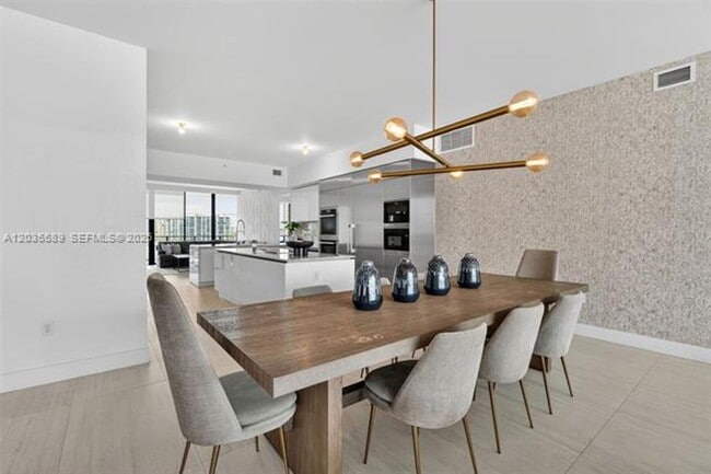 Building Photo - 5500 Island Estates Dr