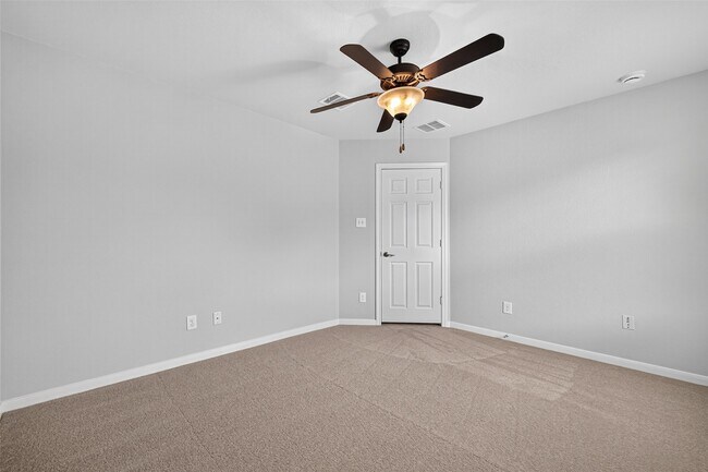 Building Photo - 50 Vershire Cir