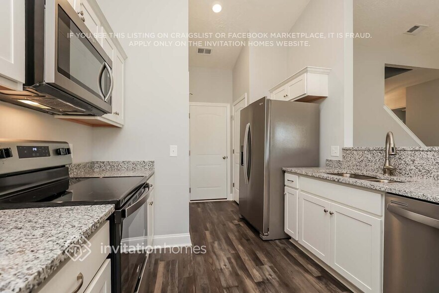 Building Photo - 263 Green Hills Dr