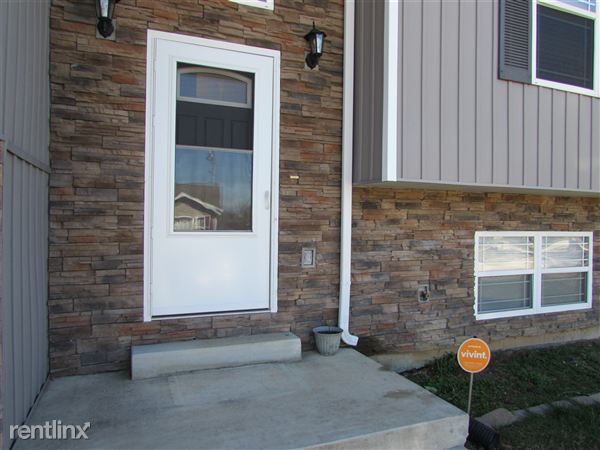 Building Photo - 18562 Laser Dr