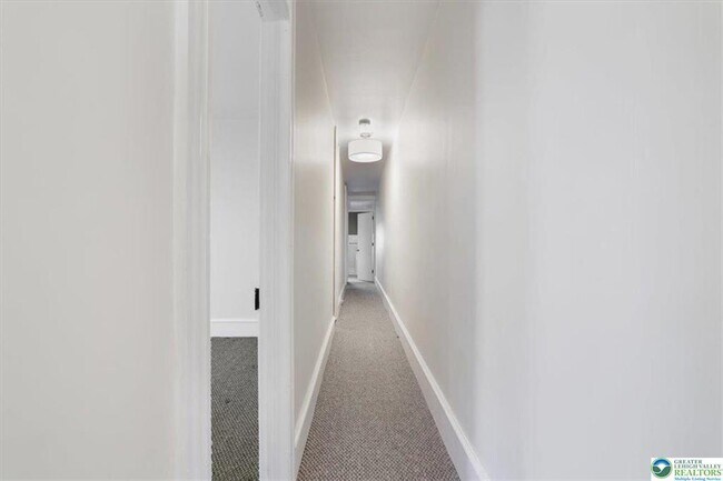 Building Photo - 193 S 4th St