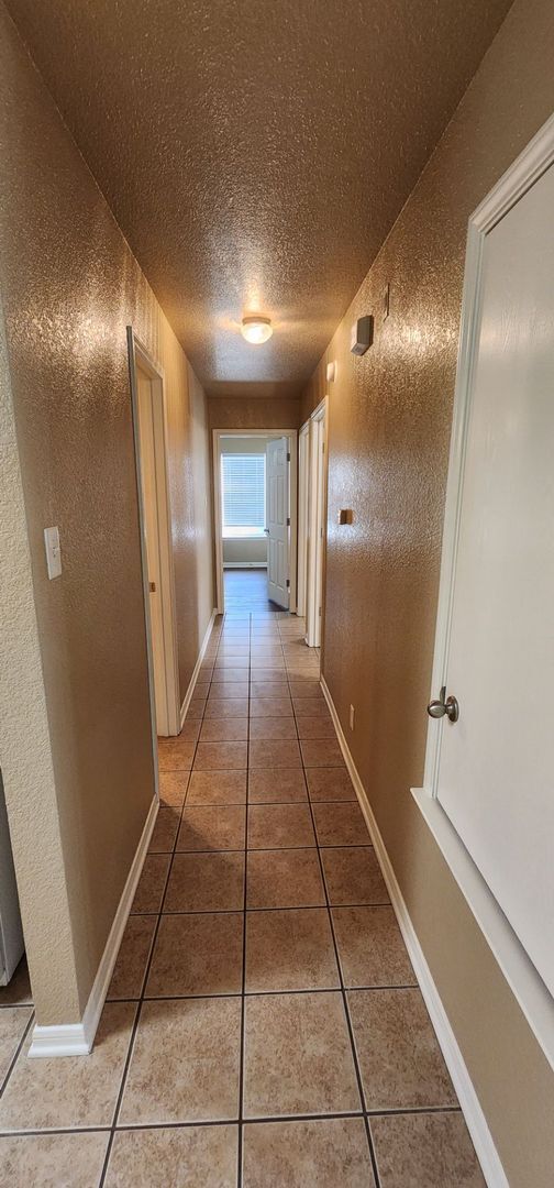 Building Photo - Coming Soon – 3 Bedroom Duplex Near Clear ...