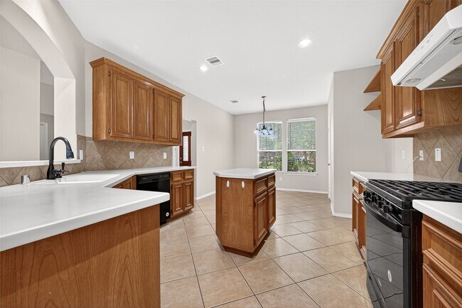 Building Photo - 17611 Haywood Oaks Dr