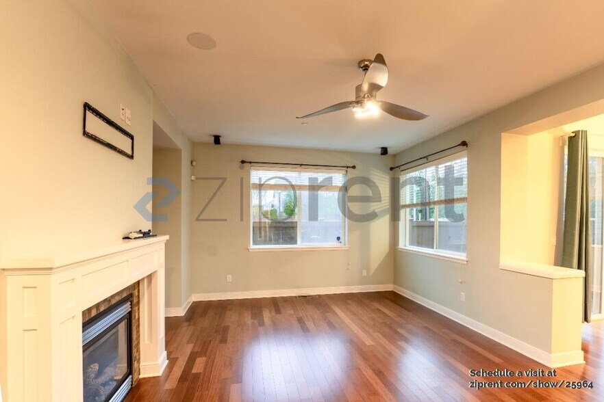 Building Photo - Unit