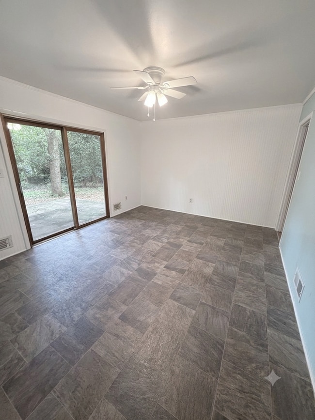 Building Photo - 245 Milledge Heights