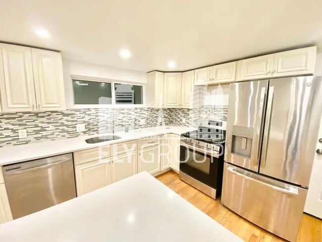 Kitchen - 96 Amherst Ave