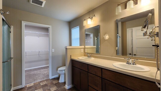 Building Photo - 9359 Highland Gate Way