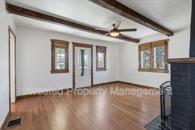 Building Photo - 3077 Benton St
