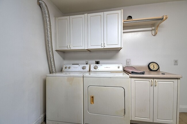 Building Photo - 168 Old Mill Ct
