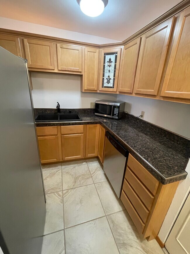 Kitchen - 4155 W Rivers Edge Cir