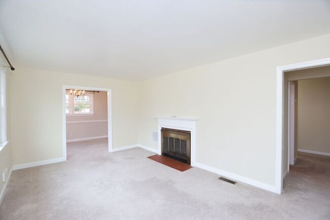 Building Photo - 8707 Mapleton Rd