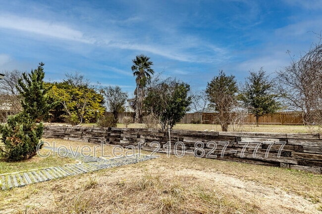 Building Photo - 104 Bay Willow