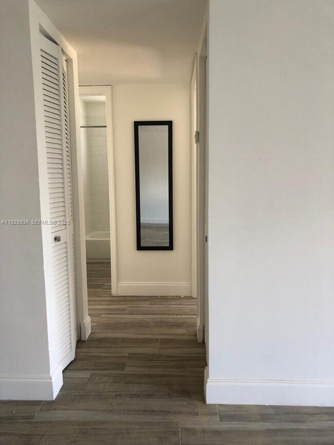 Building Photo - 665 NE 83rd Terrace