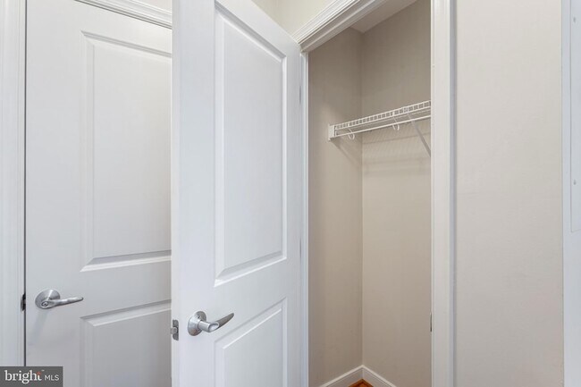 Building Photo - 155 Potomac Passage