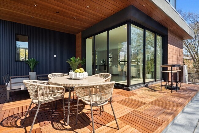 Building Photo - 90 Auburndale Ave