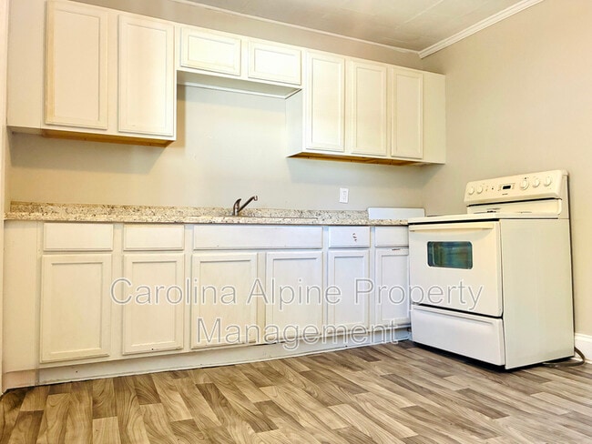 Building Photo - 1011 Horton Ave